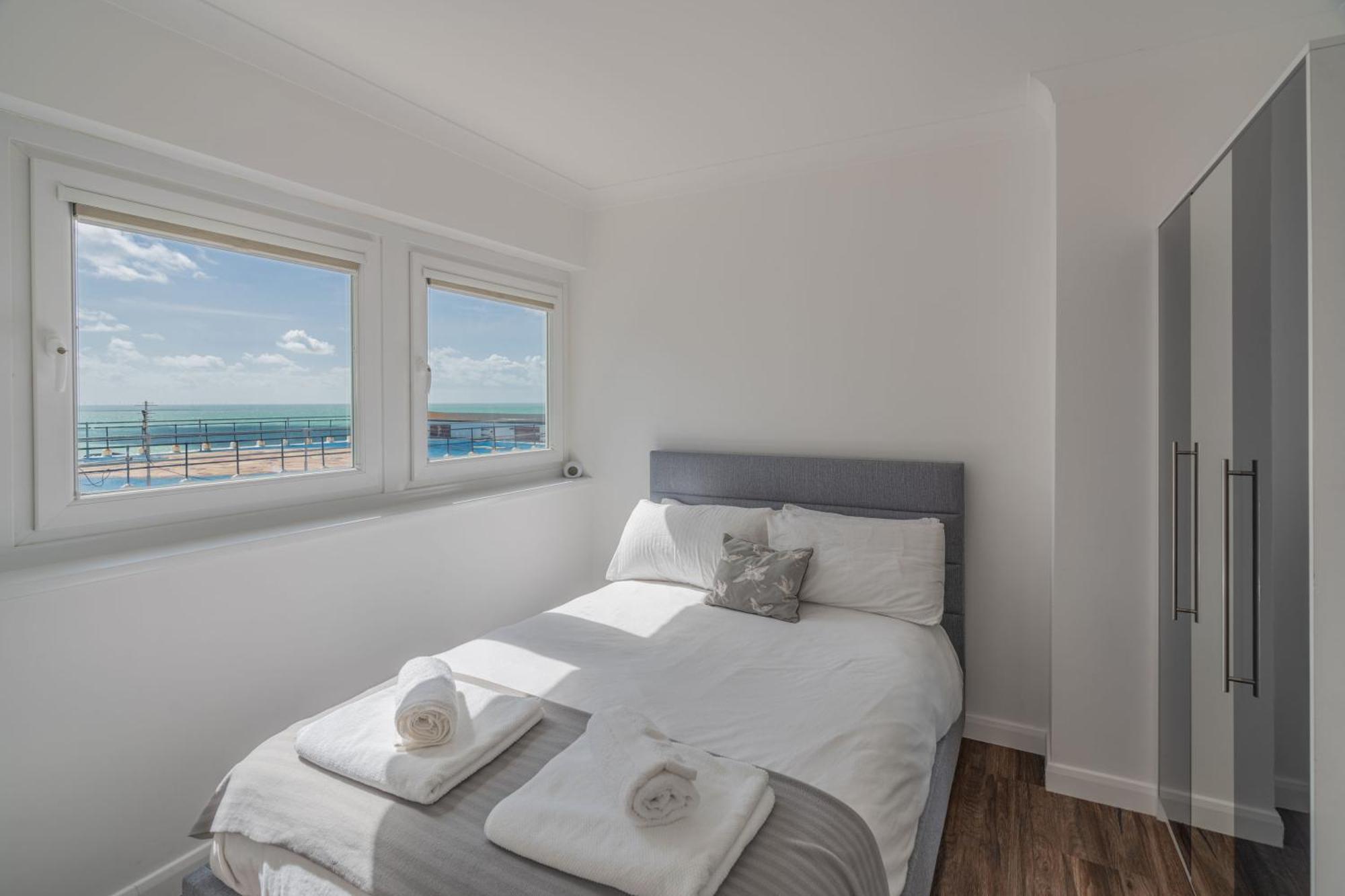 On The Beach Penthouse With Sea View - 3 Bedrooms - Roof Balcony - Spa, Sauna, Gym And Pool - Sleeps 6 Brighton ภายนอก รูปภาพ