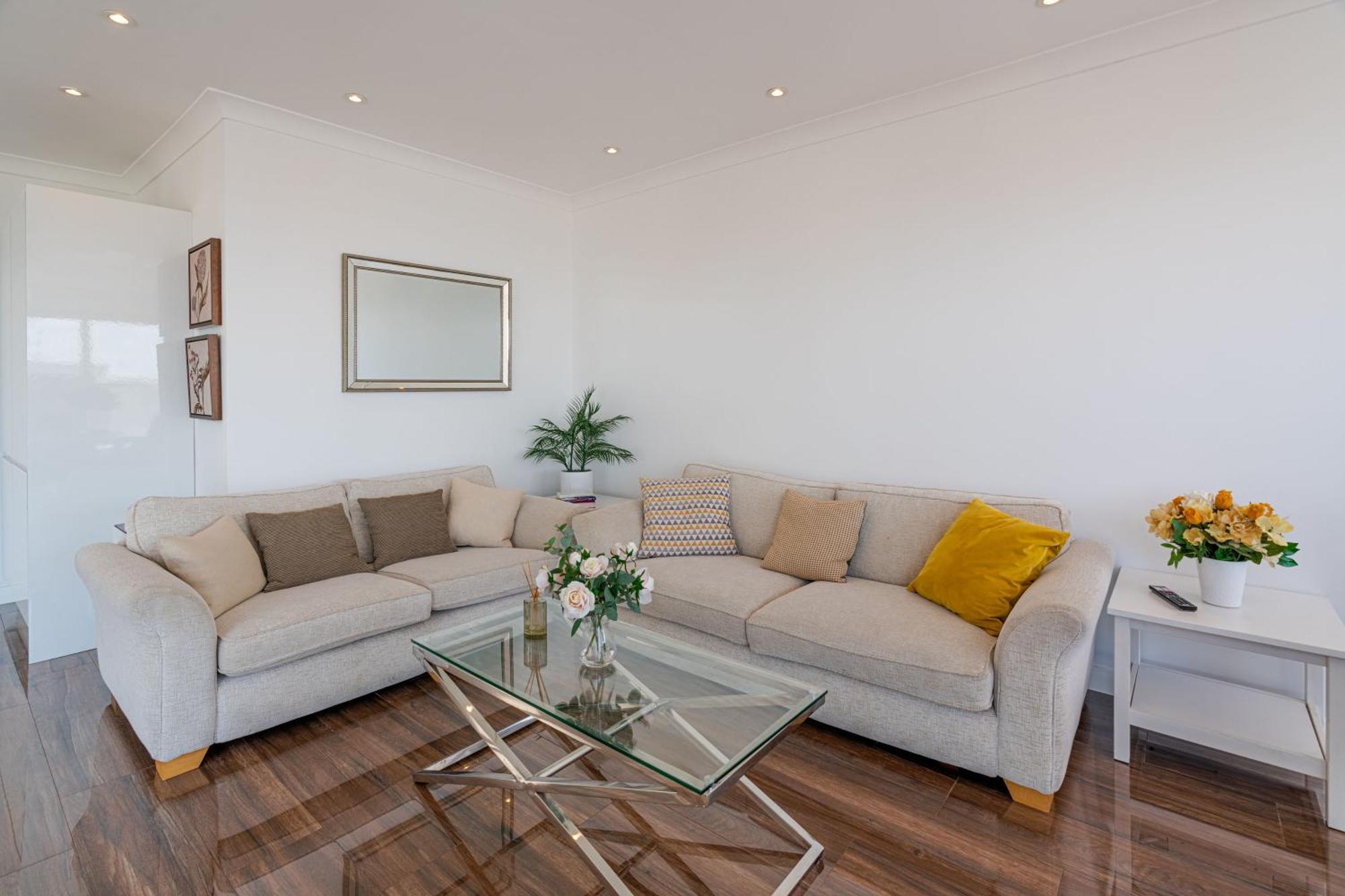 On The Beach Penthouse With Sea View - 3 Bedrooms - Roof Balcony - Spa, Sauna, Gym And Pool - Sleeps 6 Brighton ภายนอก รูปภาพ