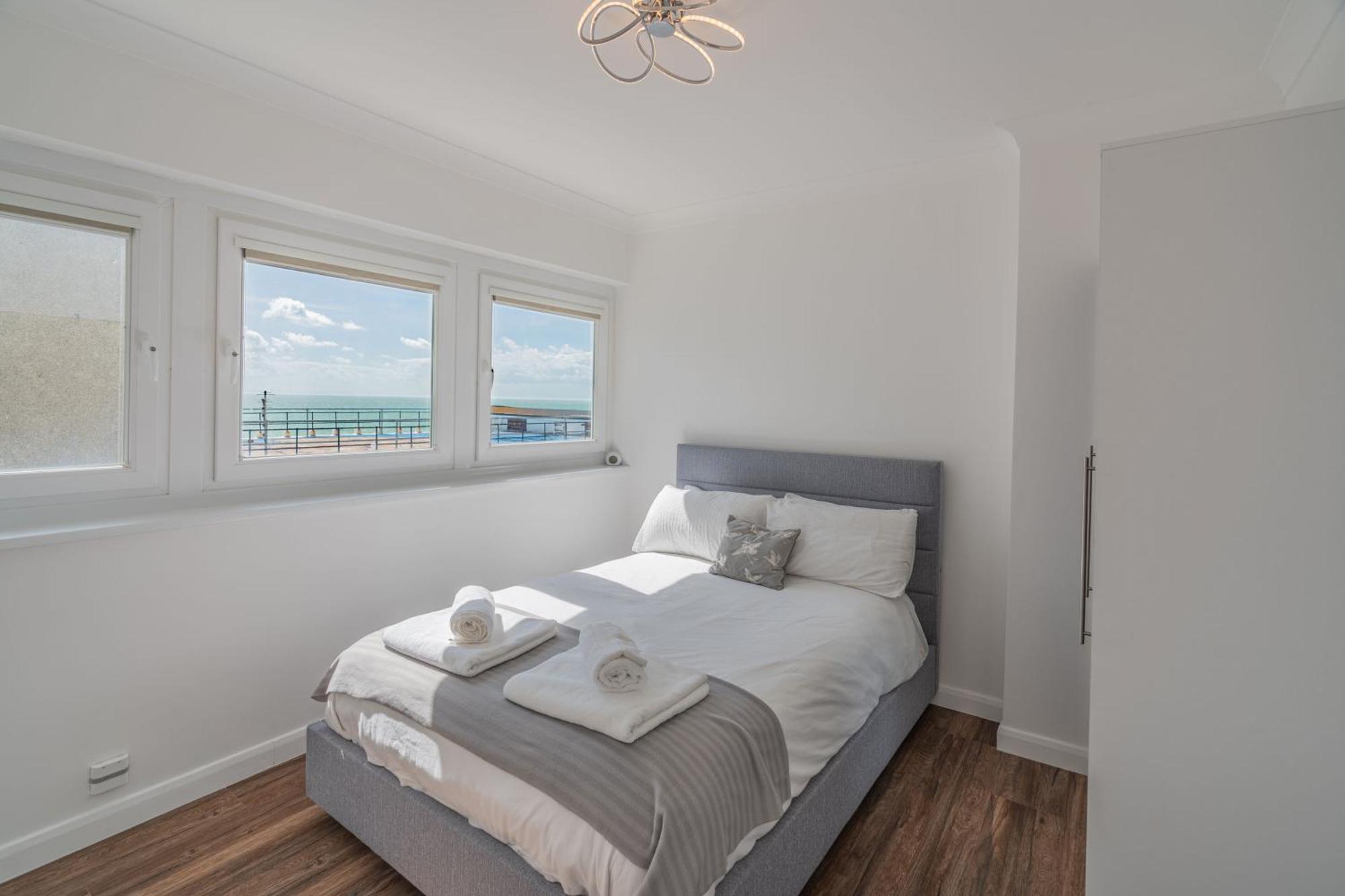 On The Beach Penthouse With Sea View - 3 Bedrooms - Roof Balcony - Spa, Sauna, Gym And Pool - Sleeps 6 Brighton ภายนอก รูปภาพ