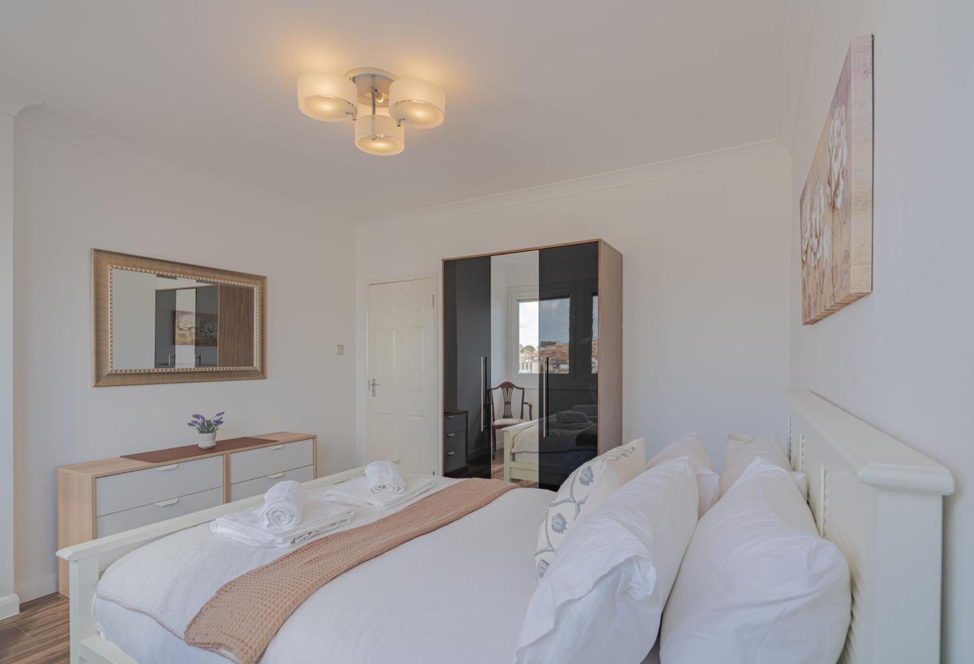 On The Beach Penthouse With Sea View - 3 Bedrooms - Roof Balcony - Spa, Sauna, Gym And Pool - Sleeps 6 Brighton ภายนอก รูปภาพ