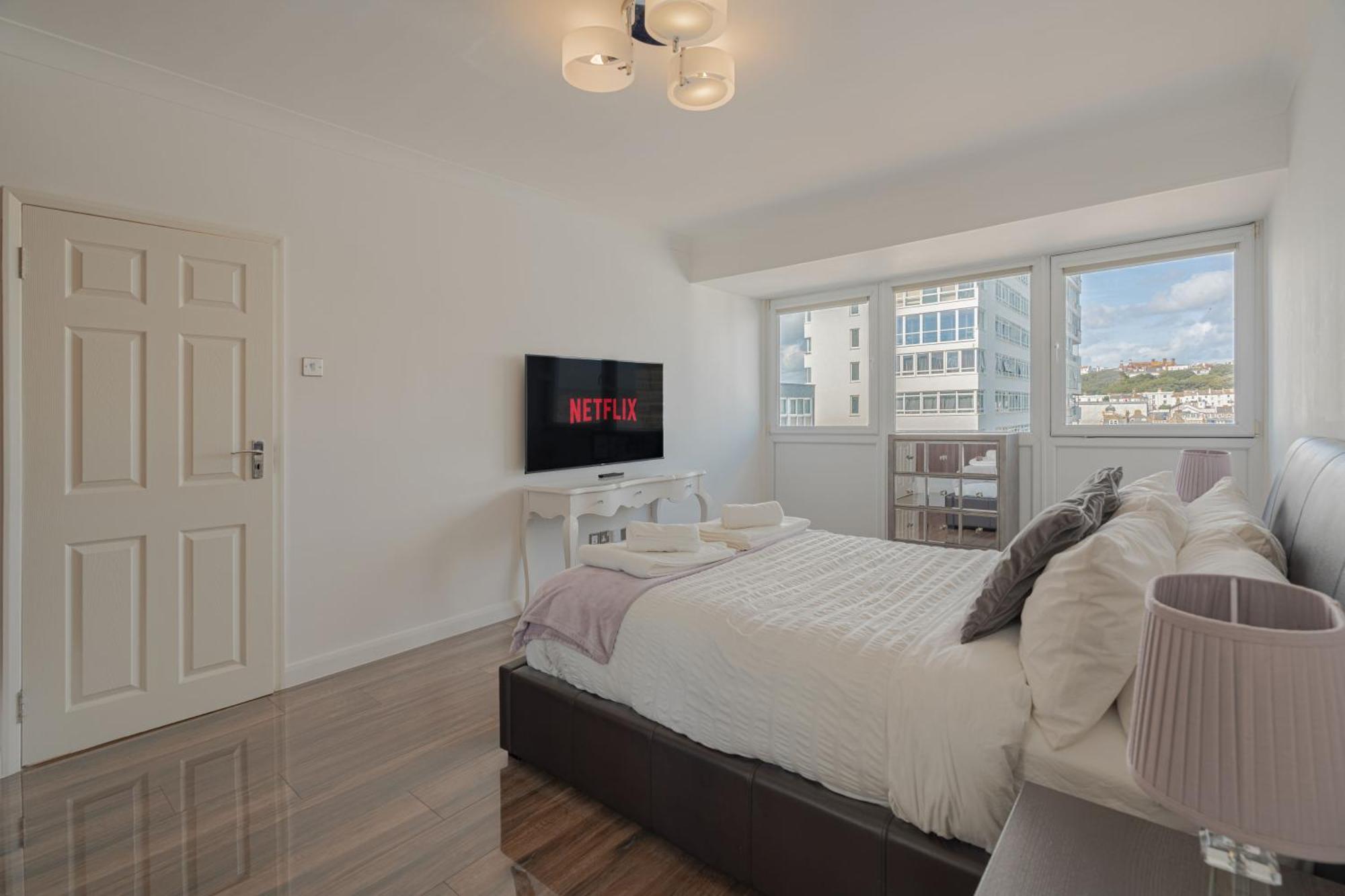On The Beach Penthouse With Sea View - 3 Bedrooms - Roof Balcony - Spa, Sauna, Gym And Pool - Sleeps 6 Brighton ภายนอก รูปภาพ